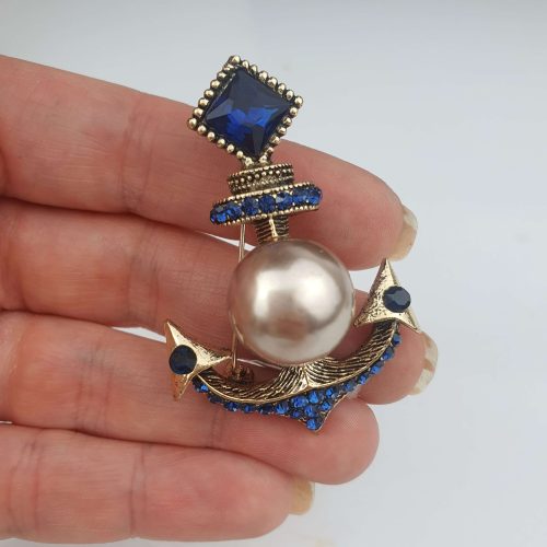 İncili mavi kristal taşlı çapa broş