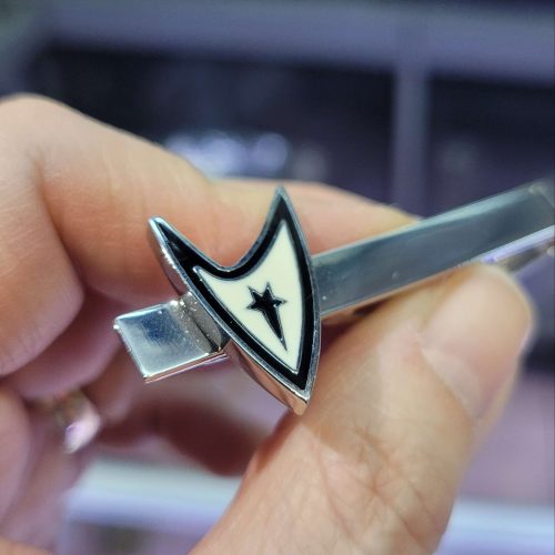 Star trek siyah beyaz mineli kravat iğnesi