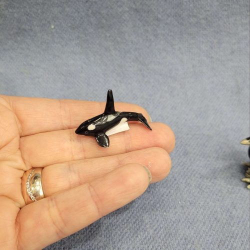 El yapımı ve el boyaması italyan porselen balina minyatür