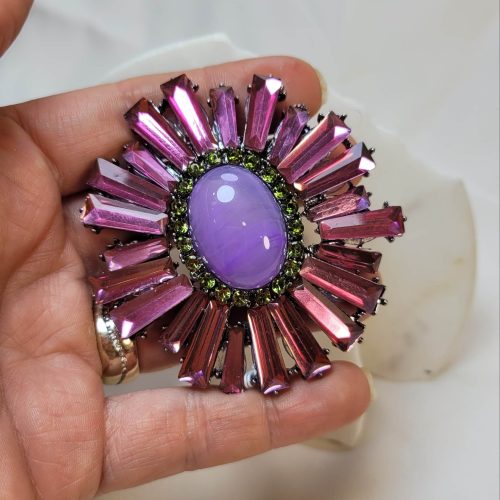 Pembe kristal taşlı lila reçine çiçek broş