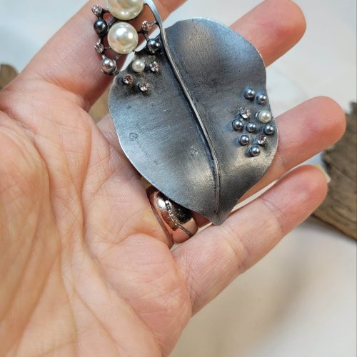 İncili kristal taşlı antik gümüş kaplama yaprak broş ve kolye ucu