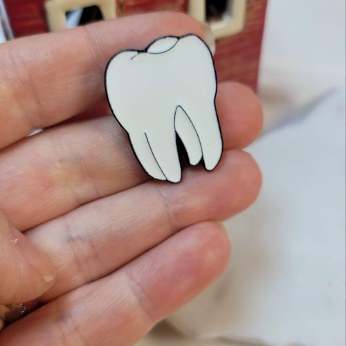 Diş hekimi - dişçi - ortodonti - mineli büyük diş rozet