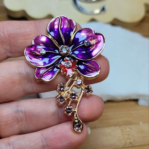 Lila pembe mineli orkide broş