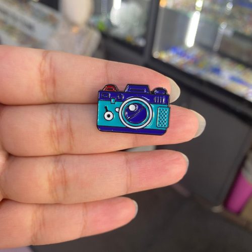 Mineli mavi laci fotoğraf makinesi rozet